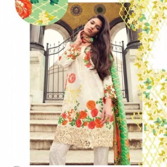 SOLD Mina Hassan Lawn - Picture 1 of 4